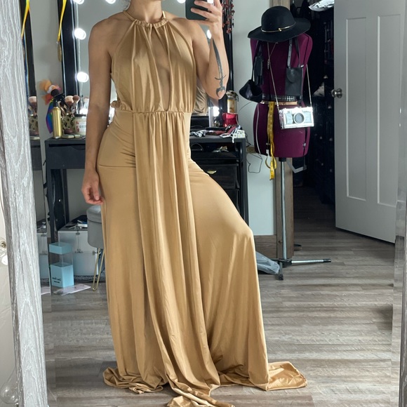 Dresses & Skirts - Elegant bridesmaid nude wedding dress